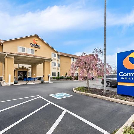 Comfort Inn & Suites Fairborn Near Wright Patterson Afb Exterior foto