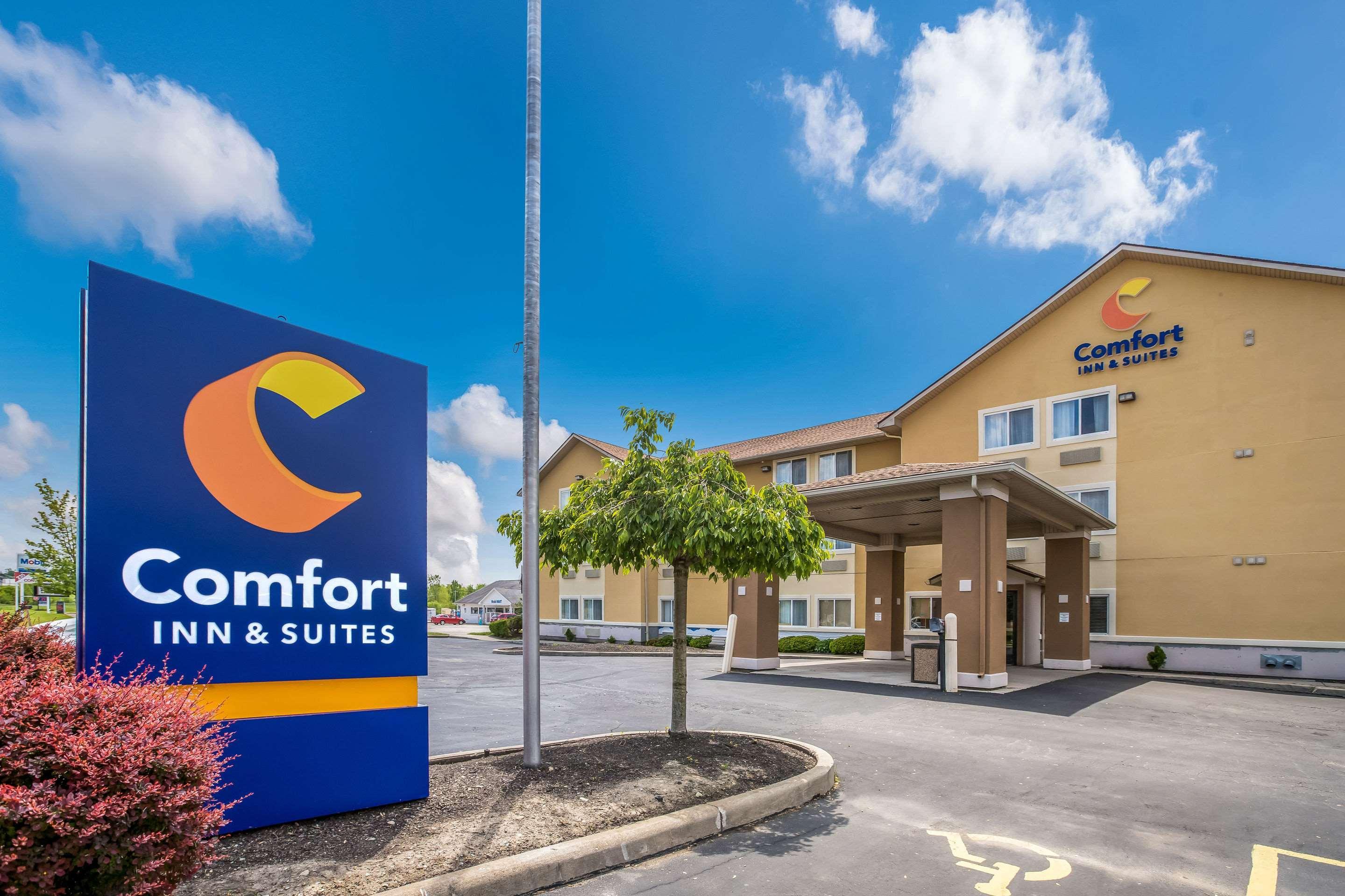Comfort Inn & Suites Fairborn Near Wright Patterson Afb Exterior foto